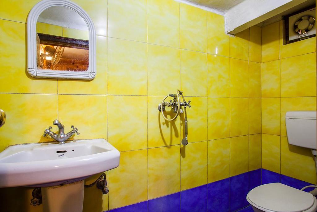 Hotel New Bharat Bhimtal Bagian luar foto