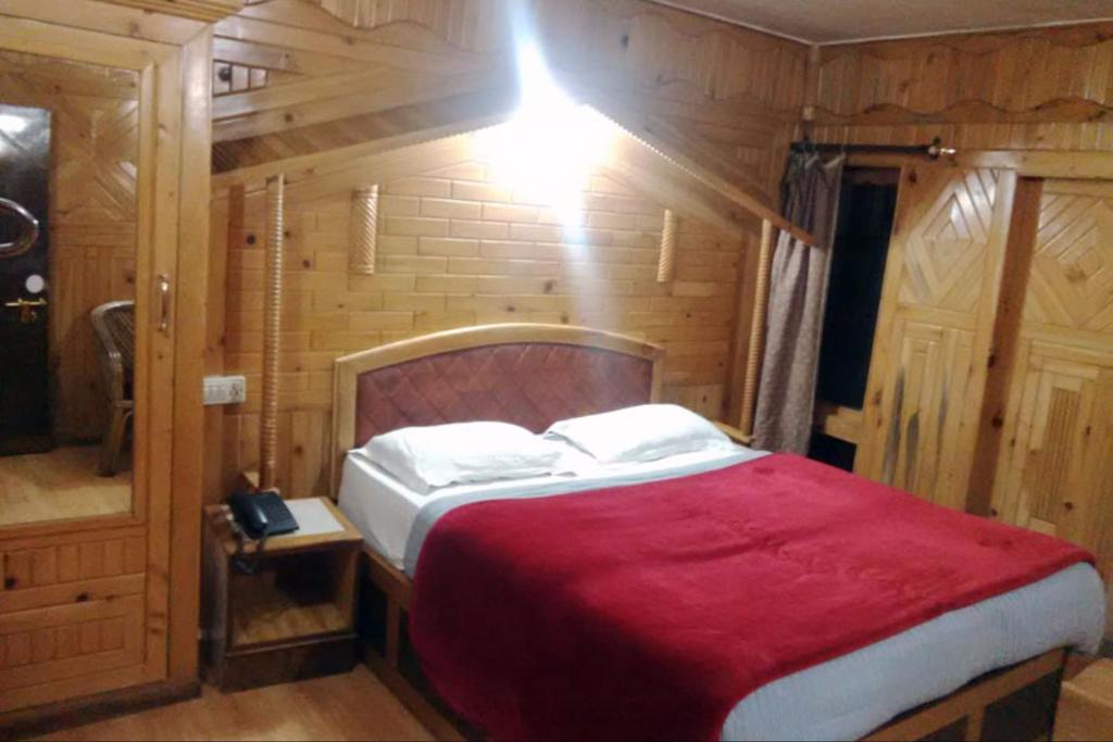 Hotel New Bharat Bhimtal Bagian luar foto