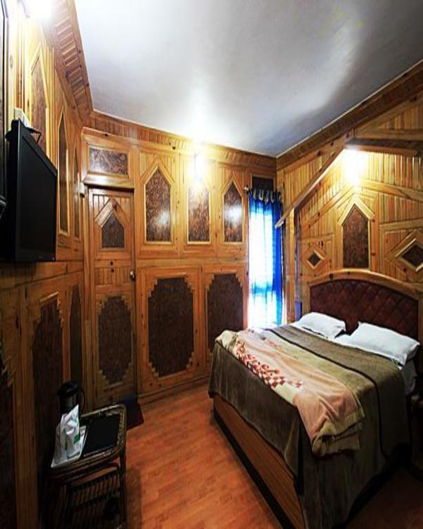 Hotel New Bharat Bhimtal Bagian luar foto
